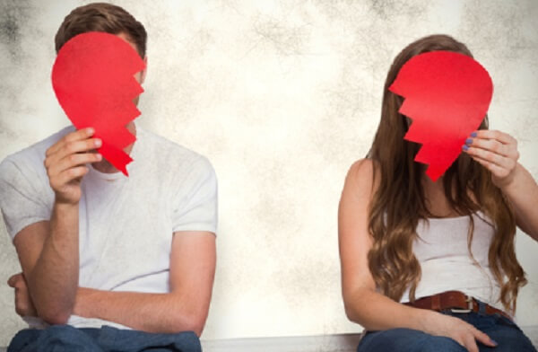 안 좋게 헤어진 전 남친 연락 '모친상 조문 안 왔다고 매정하다' 가야 하나? 안 좋게 헤어진 전 남친 연락 '모친상 조문 안 왔다고 매정하다' 가야 하나?